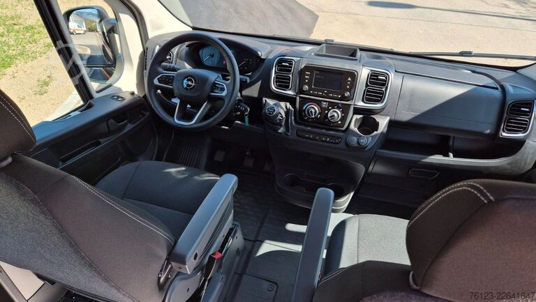 Minibüs Opel Movano Mobility Airline Boden Rolli