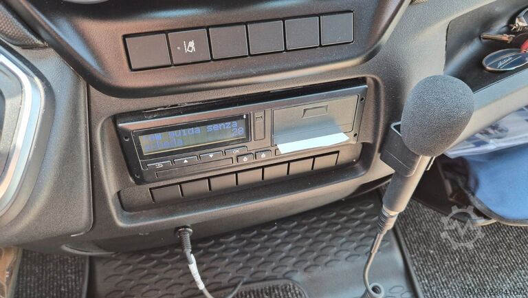 Minibüs IVECO 2x Daily 70 Lagerfahrzeug Ferqui Sunrise 2,5 m B