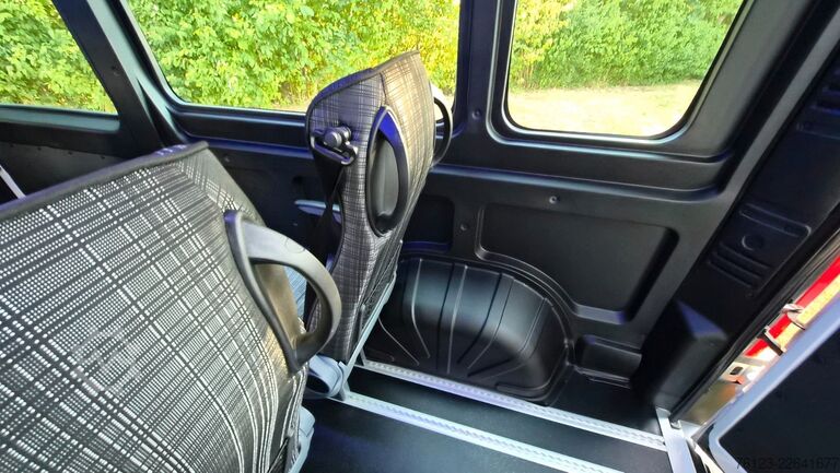 Minibüs FIAT Ducato 9 Sitzer Mobility Airlineboden Rolli