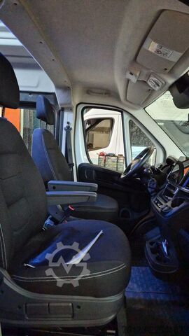 Minibüs FIAT Ducato 9 Sitzer Mobility Airlineboden Rolli