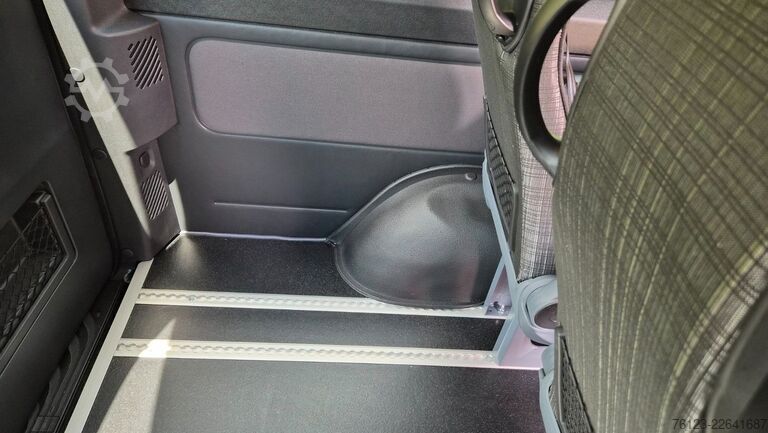 Minibuss MERCEDES-BENZ Sprinter 315 VIP Mobility 23 Airlineboden Lage