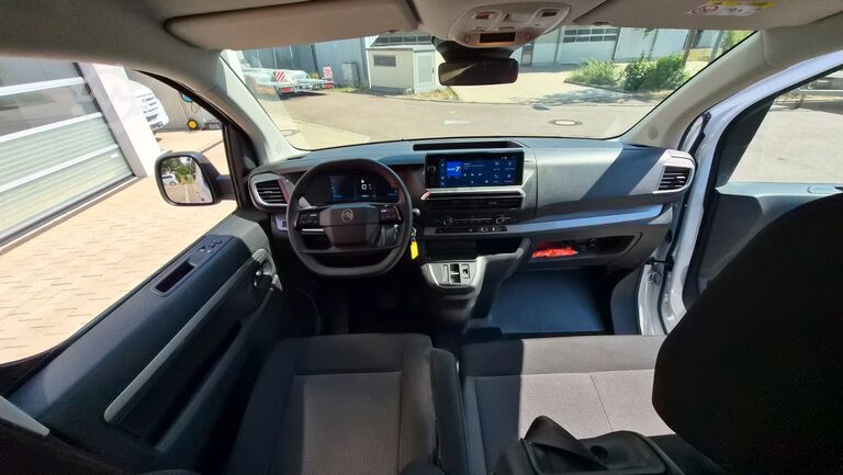Minibuss Citroën SpaceTourer Opel Zafira Plus M 9 Sitzer