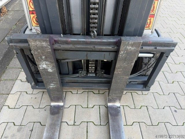 Empilhador eléctrico de 3 rodas Still RX50-15