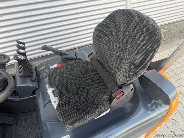 Empilhador eléctrico de 3 rodas Still RX50-15