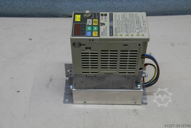 Frekvensomformer 0,55 kW med ledningsfilter Omron Sysdrive 3G3MV-AB004