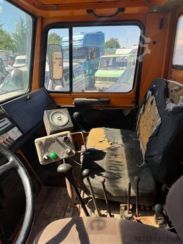 Opryskiwacz do asfaltu Unimog 424 **BITUMTANK-GOUDRONEUSE**