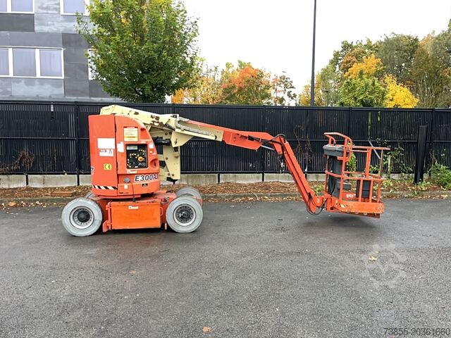 Plataforma telescópica JLG E300AJ (11m)