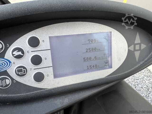 VS-22743 Elektryczny kompaktowy wózek widłowy typu triplex Still RX50-13 STILL RX50-13