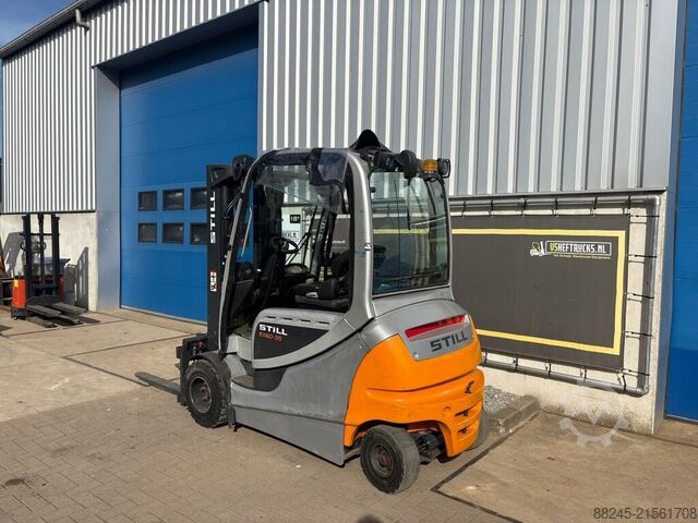 VS-22746 Elektryczny wózek widłowy typu triplex Still RX60-35 STILL RX60-35