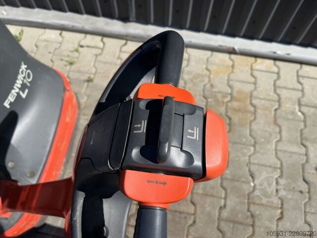 Impilatore pedonale Linde L10