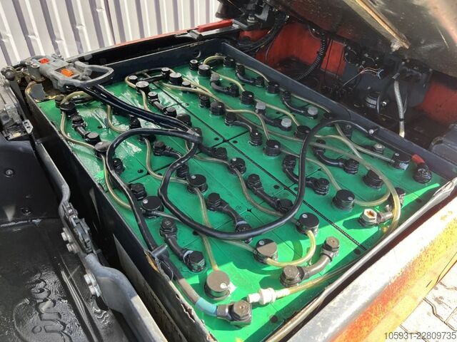 Elektrische vorkheftruck 3 wielen Linde E16-02