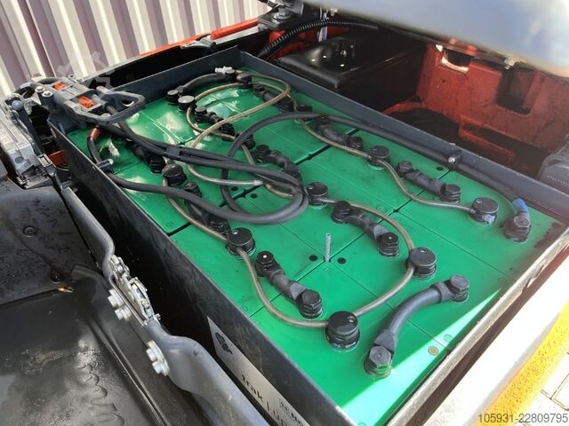Elektrische vorkheftruck 3 wielen Linde E15-02