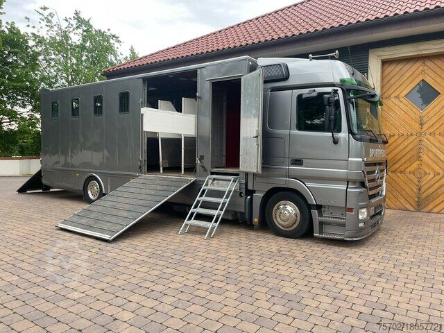 Viehtransporter LKW Mercedes-Benz Actros 1841 Megaspace 8-9 Pferde