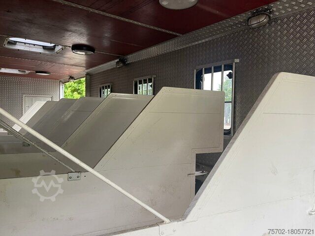 Veewagen Mercedes-Benz Actros 1841 Megaspace 8-9 Pferde