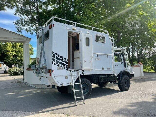 Aangepaste bestelwagen Mercedes-Benz Unimog U 1300 Allrad