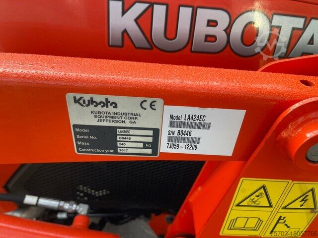 Frontlader Kubota B2650 mit Frontlader und Schaufel