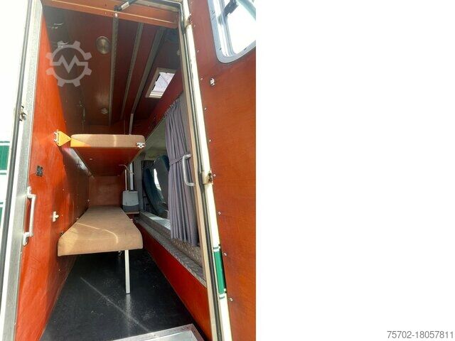 Kreaturvogn DAF LF 55250 Niehoffaufbau 6 Pferde