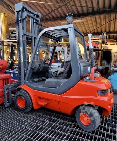 Frontgaffeltruck Nissan 30 PU