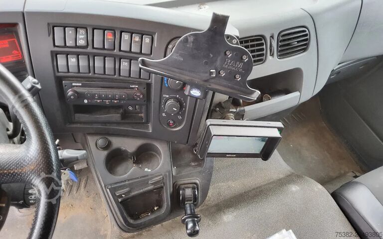 Chassis with cab Renault D 240 P 4x2 12 TON CHASSIS CABINE - 20-BHN-3 - ...