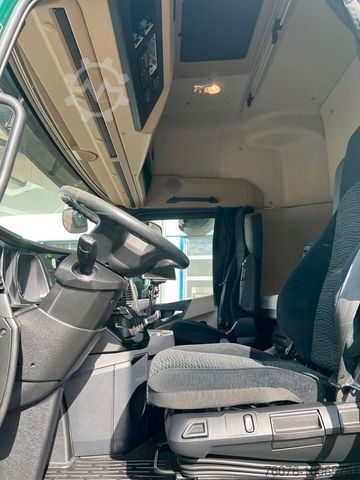 LKW mit Getränkeaufbau MERCEDES-BENZ 2545 LL 6x2/4 Koffer Doppelstock LBW Giga