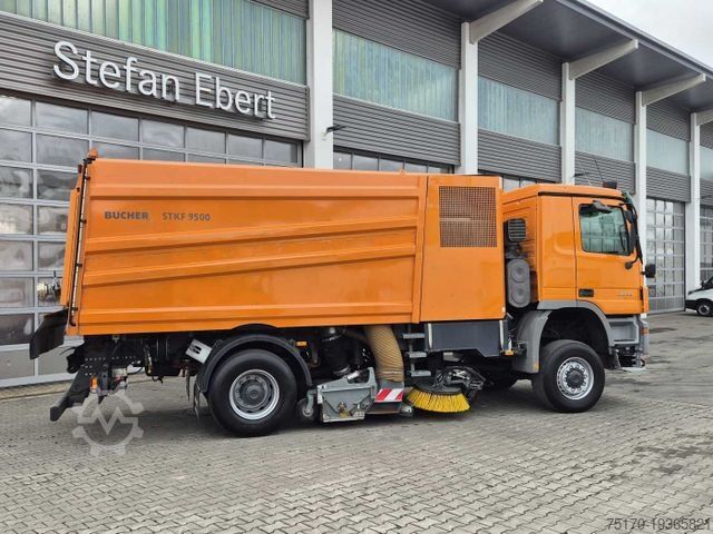Silniční zametač MERCEDES-BENZ Actros 2032 A 4x4 Bucher STKF 9500 Airport 30x