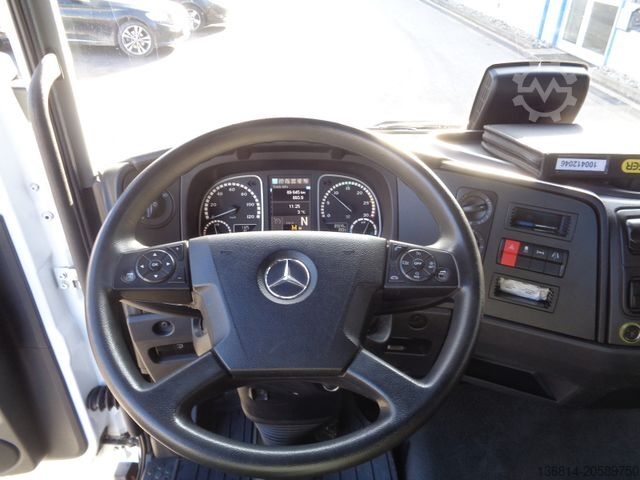 Furgão pick-up MERCEDES-BENZ Atego 821 Palfinger PK4200 Sperre 3-Sitzer