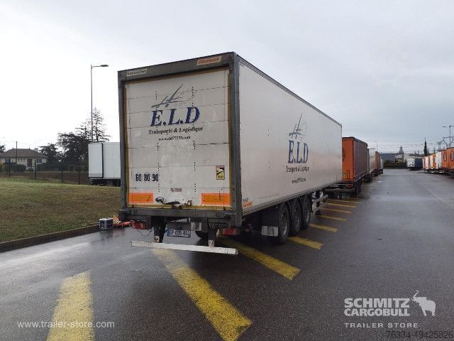 Box-semitrailer Fruehauf Semitrailer Dryfreight Standard Porte relevante