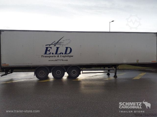 Box-semitrailer Fruehauf Semitrailer Dryfreight Standard Porte relevante