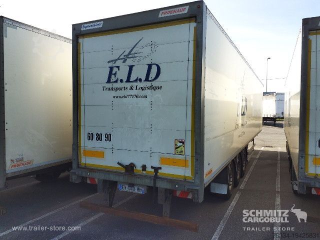 Box-semitrailer Fruehauf Semitrailer Dryfreight Standard Porte relevante