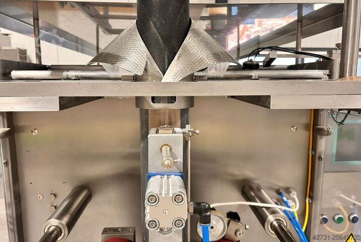 Stroj na tvarování, plnění a uzavírání sáčků Innotech 3200 EVO