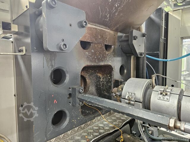 Macchina per stampaggio a iniezione DEMAG Ergotech system 2000-840
