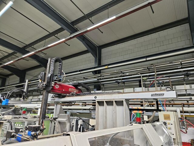 Macchina per stampaggio a iniezione DEMAG Ergotech system 2000-840