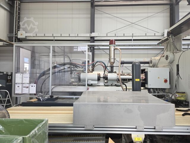 Macchina per stampaggio a iniezione FERROMATIK MILACRON Maxima MM650-3470