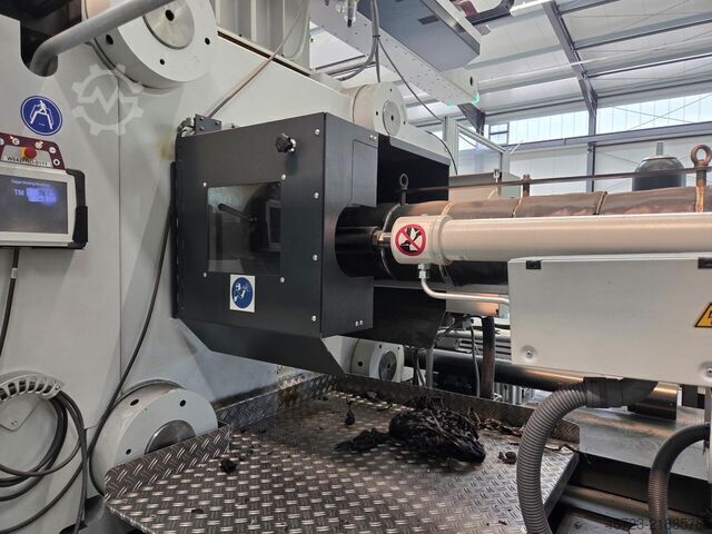 Macchina per stampaggio a iniezione FERROMATIK MILACRON Maxima MM650-3470