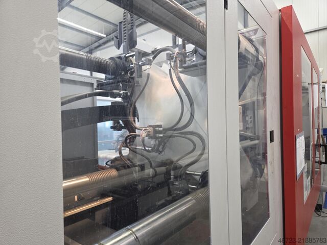 Macchina per stampaggio a iniezione FERROMATIK MILACRON Maxima MM650-3470