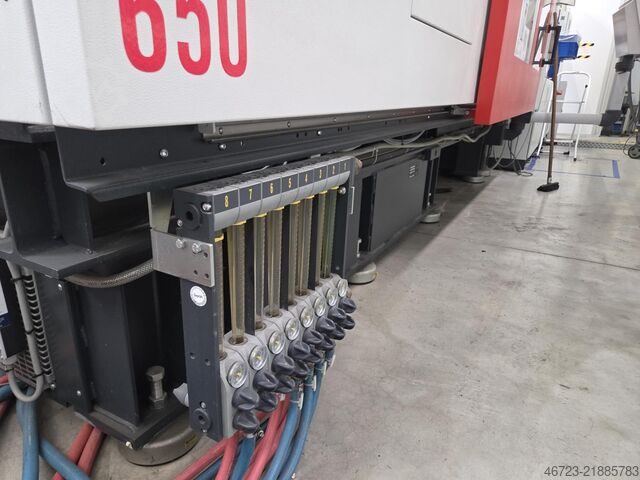 Macchina per stampaggio a iniezione FERROMATIK MILACRON Maxima MM650-3470