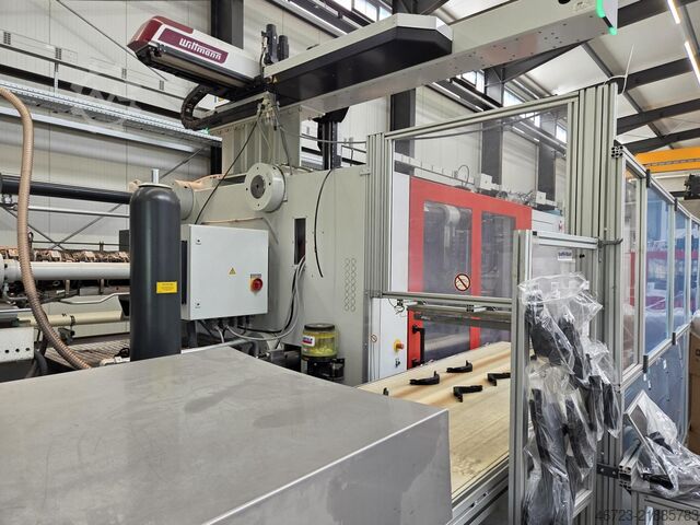 Macchina per stampaggio a iniezione FERROMATIK MILACRON Maxima MM650-3470