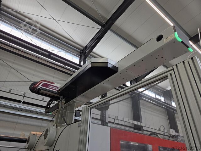 Macchina per stampaggio a iniezione FERROMATIK MILACRON Maxima MM650-3470