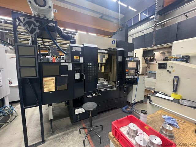 Centre d'usinage vertical Makino V33i