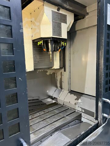 Centre d'usinage vertical Makino V33i