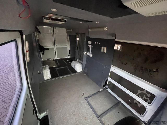 Hög tak skåpbil MERCEDES-BENZ Sprinter 416 CDI KA/ AC/ Übertragungswagen