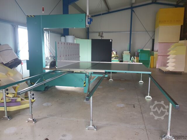 Vertical foam cutting machine Hyma NSL