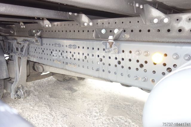 Samochód ciężarowy typu furgon MERCEDES-BENZ 1843 L Antos Koffer + LBW