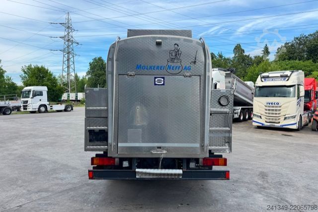 Tanker truck IVECO Trakker 190T36 4x4 Milchtank