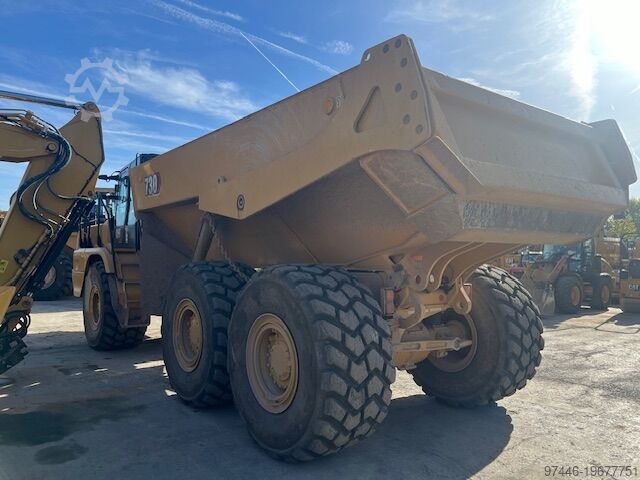 Articulated dumper Caterpillar 730