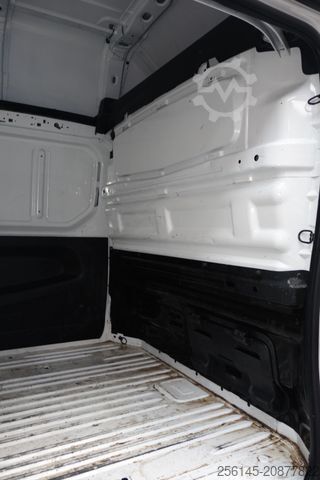 Dubă cu acoperiș înalt NISSAN Primastar Kastenwagen L2H2 3,0t Acenta