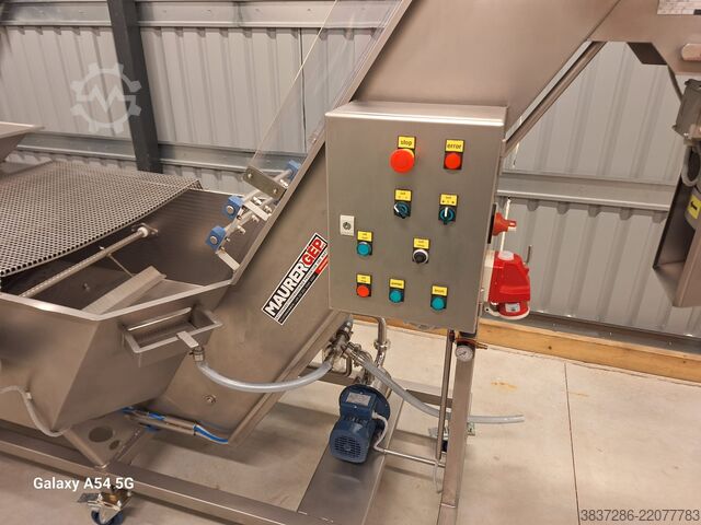 Gyümölcs mosó kefével és darálóval MAURER GÉP Kft. MKMDK 3000 fruit wascher with brusher an
