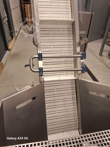 Gyümölcs mosó kefével és darálóval MAURER GÉP Kft. MKMDK 3000 fruit wascher with brusher an