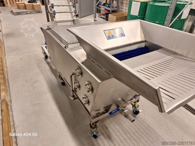 Gyümölcs mosó kefével és darálóval MAURER GÉP Kft. MKMDK 3000 fruit wascher with brusher an