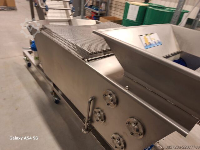 Gyümölcs mosó kefével és darálóval MAURER GÉP Kft. MKMDK 3000 fruit wascher with brusher an